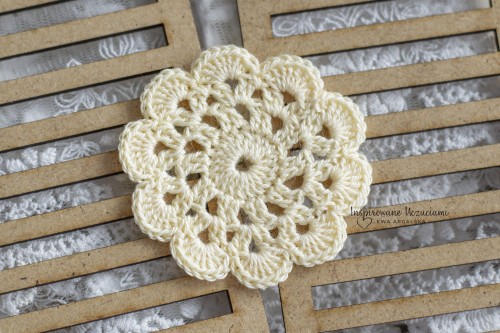 mała-serwetka-na-szydełku-do-scrapbookingu-6cm-beż-jasny.jpg