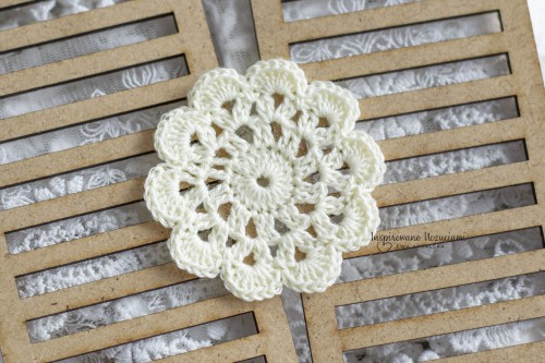 mała-serwetka-na-szydełku-do-scrapbookingu-6cm-ecru.jpg