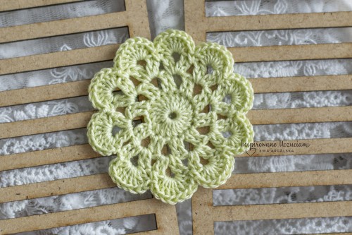 mała-serwetka-na-szydełku-do-scrapbookingu-6cm-pistacja.jpg