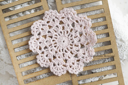 serwetka-szydełkowa-do-scrapbookingu-średnia-8cm-jasny-róż.jpg