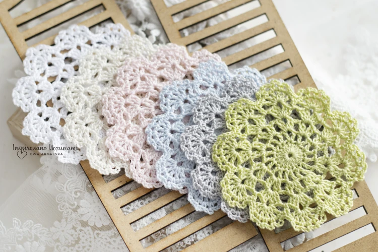serwetka-szydełkowa-do-scrapbookingu-średnia-8cm-1.jpg