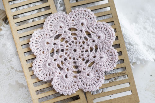 serwetka-szydełkowa-do-scrapbookingu-średnia-11cm-jasny-róż.jpg