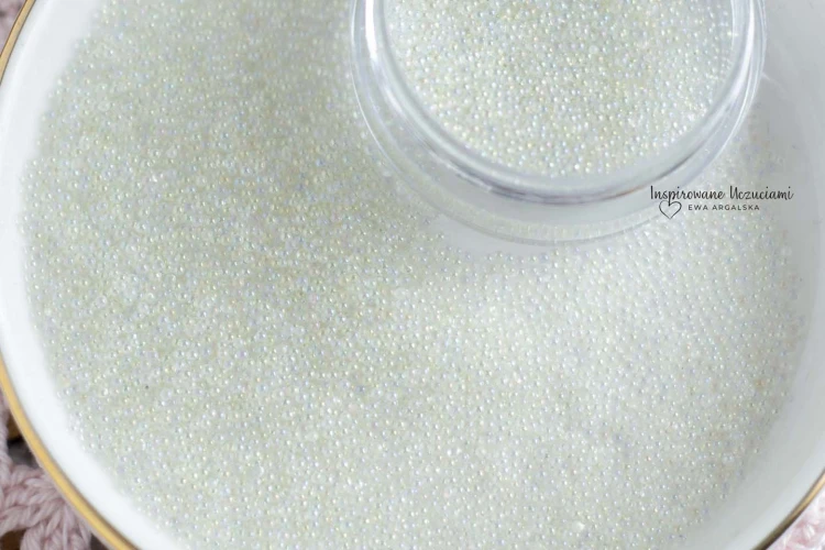 mikrokulki szklane opaizujące 1mm zbliżenie.jpg