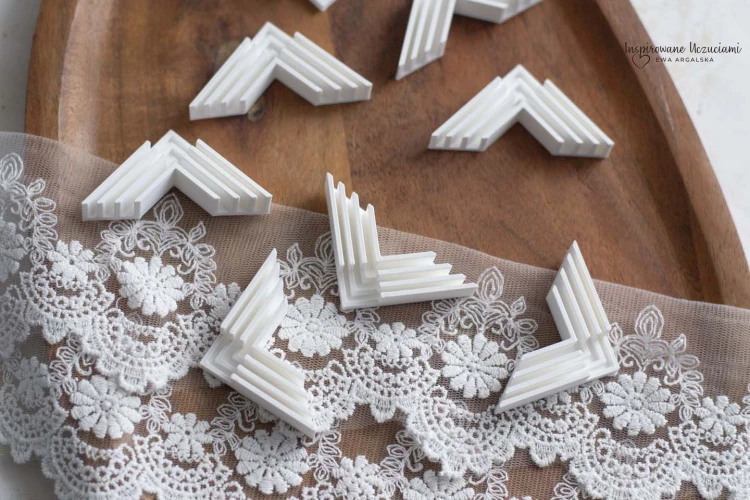 narożniki do pudełek białe 2.jpg