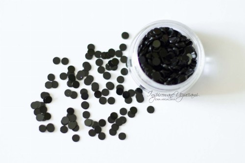 Cekiny 3mm - CZARNE MATOWE.jpg